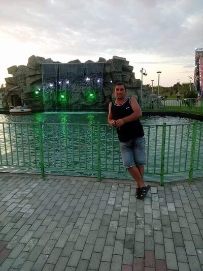 ,   Artur, 46 ,  