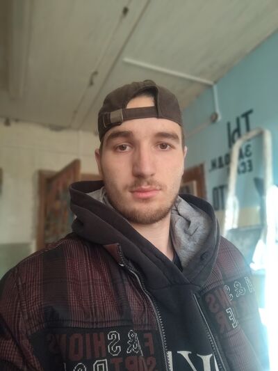  ,   Valentin, 23 ,     