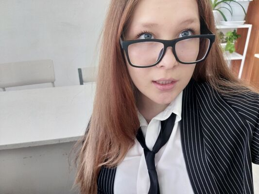  ,   Dalila, 18 ,   ,   