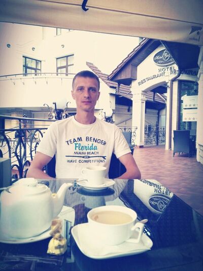  ,   Viktor, 44 ,   ,   , c 