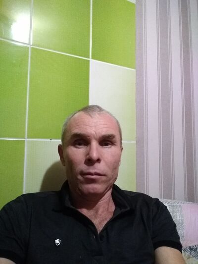  ,   Anatolii, 48 ,   c 