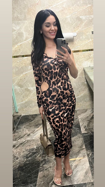  ,   Nikol, 36 ,   ,   