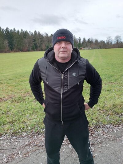  Esslingen,   Sergej, 44 ,   ,   , c , 