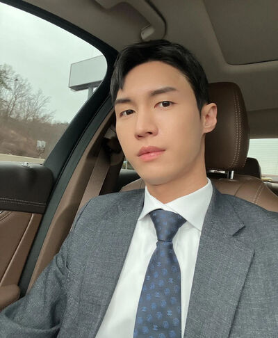  ,   Joon, 40 ,     , c 