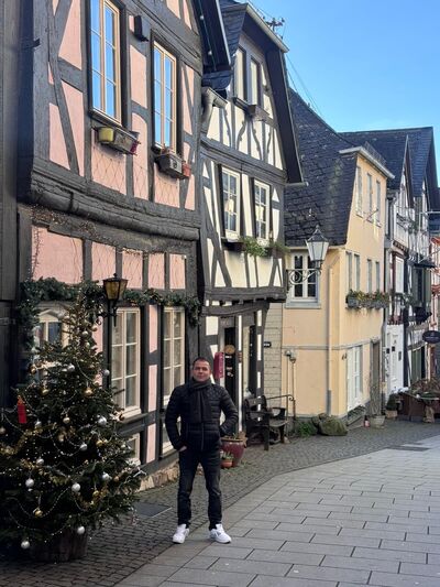  Alsbach-Hahnlein,   , 43 ,   ,   