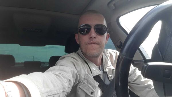  --,   Max, 42 ,   ,   
