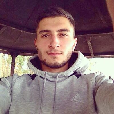  ,   Alex, 37 ,   