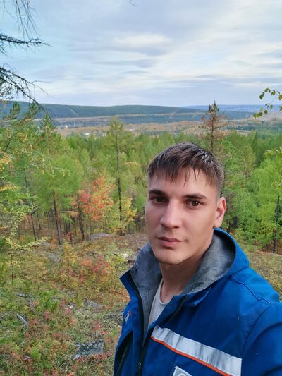  -,   Denis, 32 ,   ,   , c , 