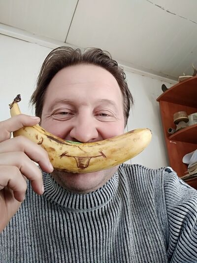 ,   Valentin, 49 ,   , 