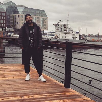 ,   Kamal, 32 ,   ,   , c 