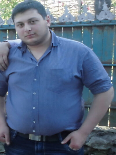  ,   Pavle, 32 ,   