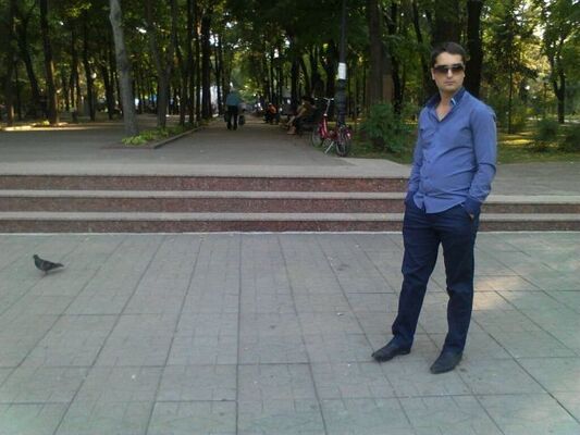  ,   Danik, 33 ,  