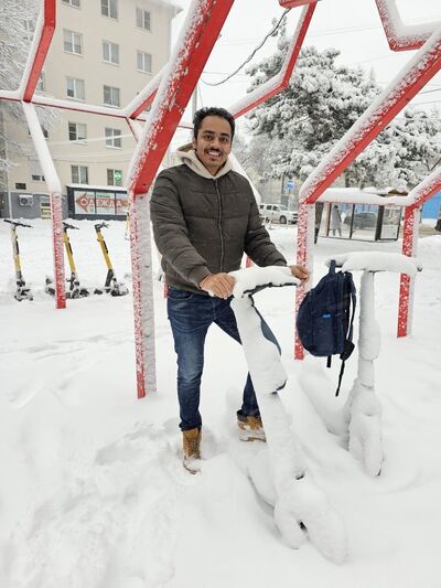  --,   Anuj, 22 ,   ,   