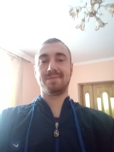  ,   Vasyl, 32 ,   ,   , c 