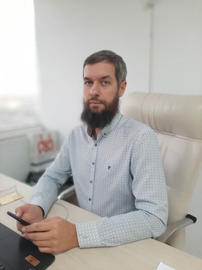  ,   Vlad, 48 ,  