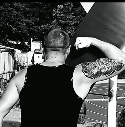  ,   Leon, 41 ,   ,   