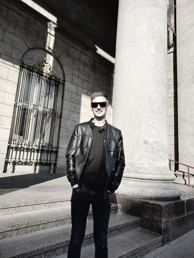  ,   Vladislav, 25 ,   ,   