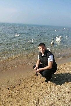  ,   Armen, 37 ,   ,   , c 
