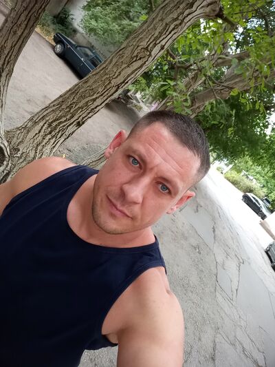  ,   Alexander, 39 ,  