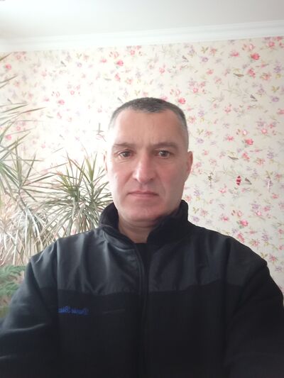  ,   Nik, 48 ,   ,   