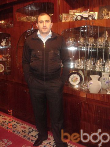  ,   ARMEN, 44 ,  