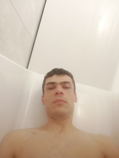  ,   Robert, 28 ,   