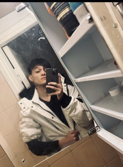  Kotka,   Valentino, 21 ,   ,   