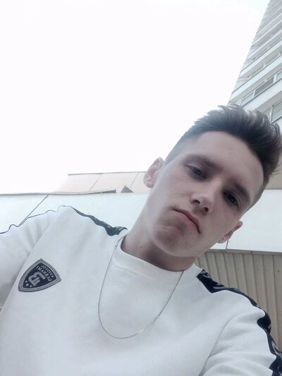  ,   Maxim, 22 ,  