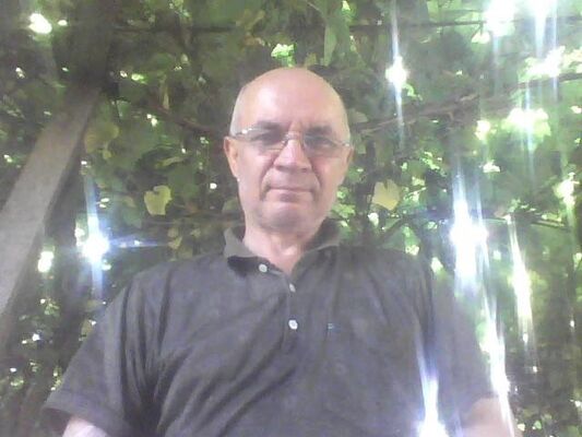  ,   Serqei, 58 ,  