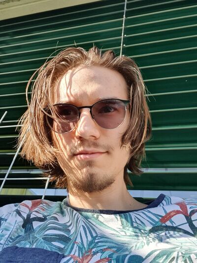  Gland,   Valery, 24 ,   ,   , c 