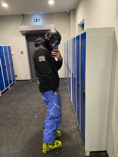  ,   Alex, 32 ,   ,   , c , 