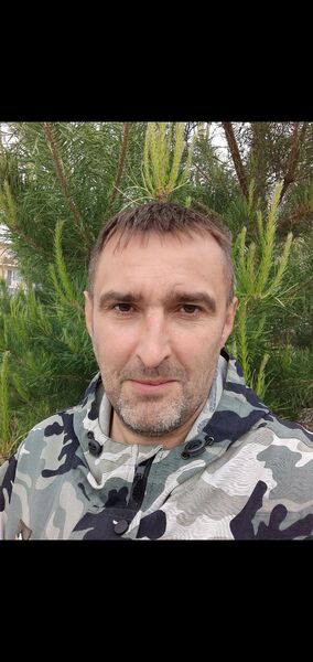  ,   Cergei, 49 ,   ,   