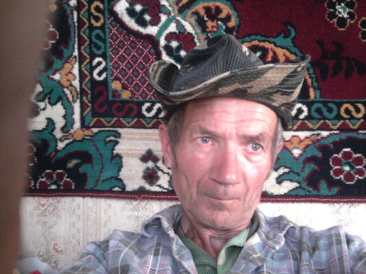  ,   Sergeji, 72 ,  