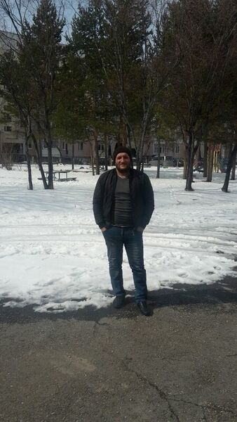  ,   Armen, 37 ,   ,   