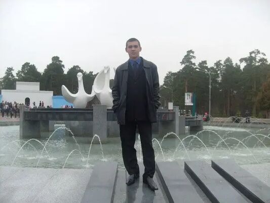  ,   Viktor, 37 ,   ,   , c 