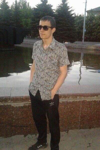  ,   Artur, 27 ,   ,   , c 