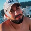  --,  Luis, 32