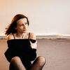  ,  Vika, 26