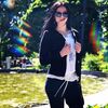 ,  Viki, 28