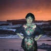  ,  Mila, 37